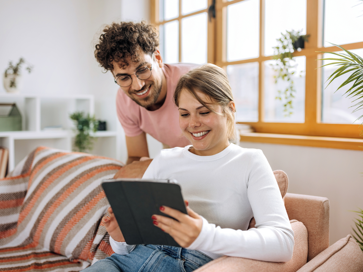 Newlyweds planning their financial future together