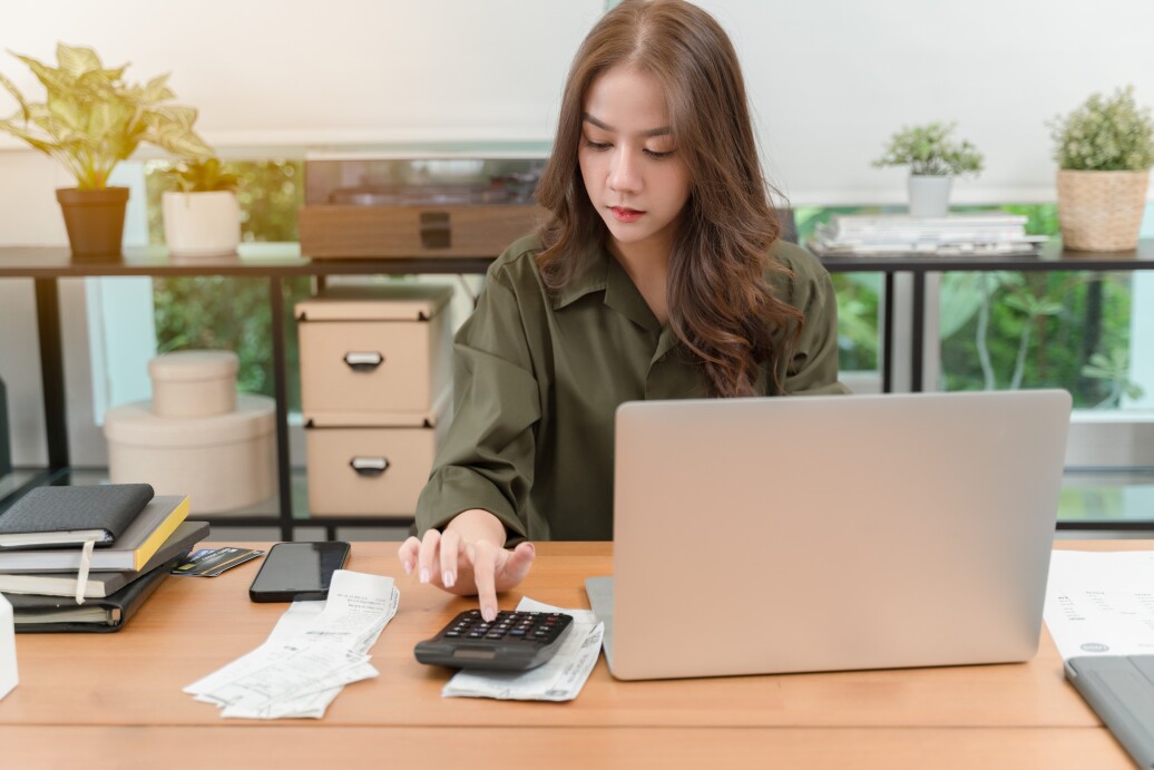 55 Feet Under Desk Stock Photos, High-Res Pictures, and Images - Getty  Images