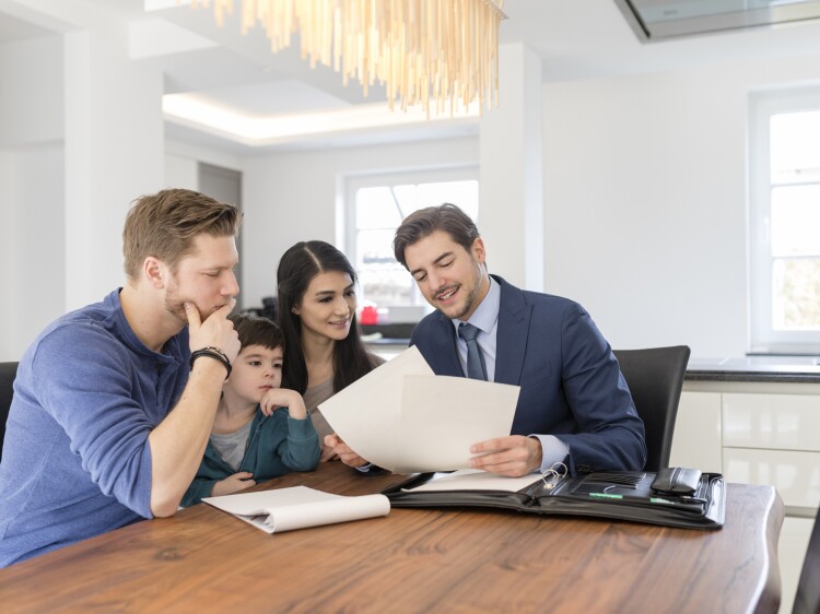 Family meeting with professional